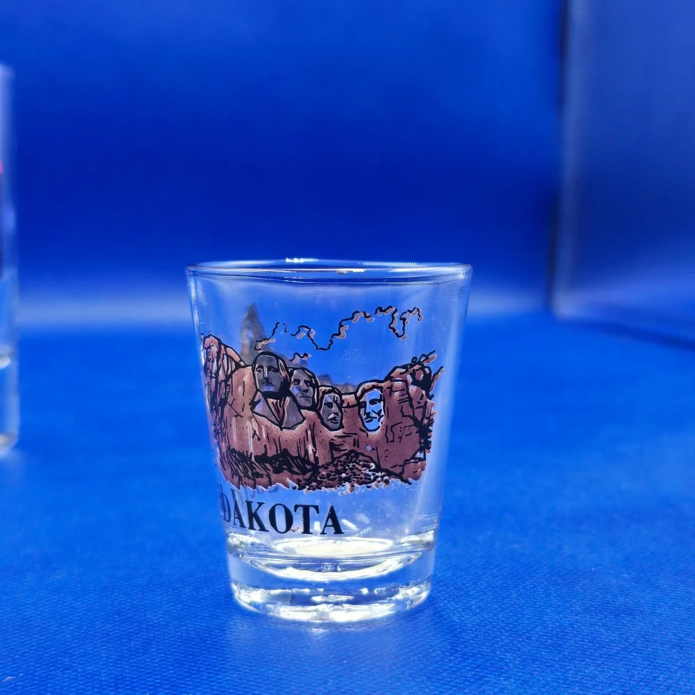 South Dakota Souvenir 3 Shot Glass Set Mount Rushmore Wall Drug Bison